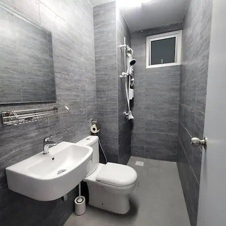 10Pax Cinema Themehouse 3B2R With Pool Sauna Atari Games,Wifi Shah Alam Exterior photo