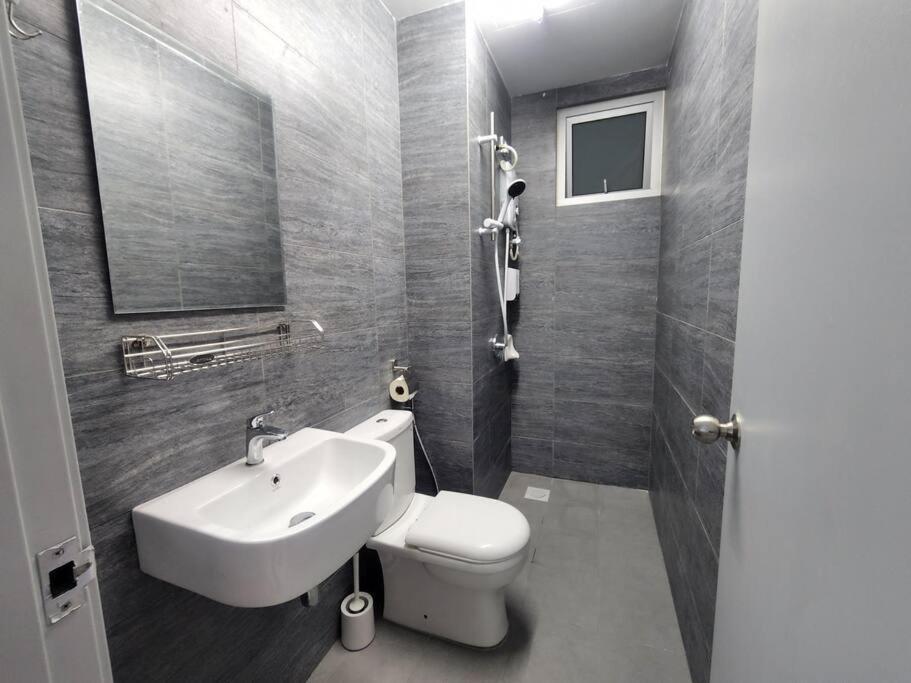 10pax Cinema Themehouse 3b2r With Pool Sauna Atari Games,wifi